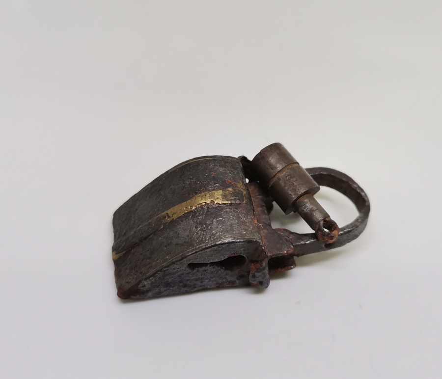 EL YAPIMI OSMANLI DÖNEMİ NADİR TİPTE İKİ ADET KİLİT