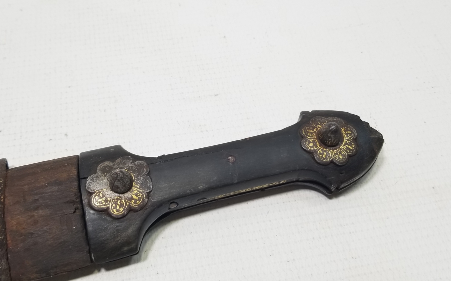 ÜZERİ ALTIN ÇAKMA İŞÇİLİKLİ DEV BOYDA NADİR ÇERKES KAMASI