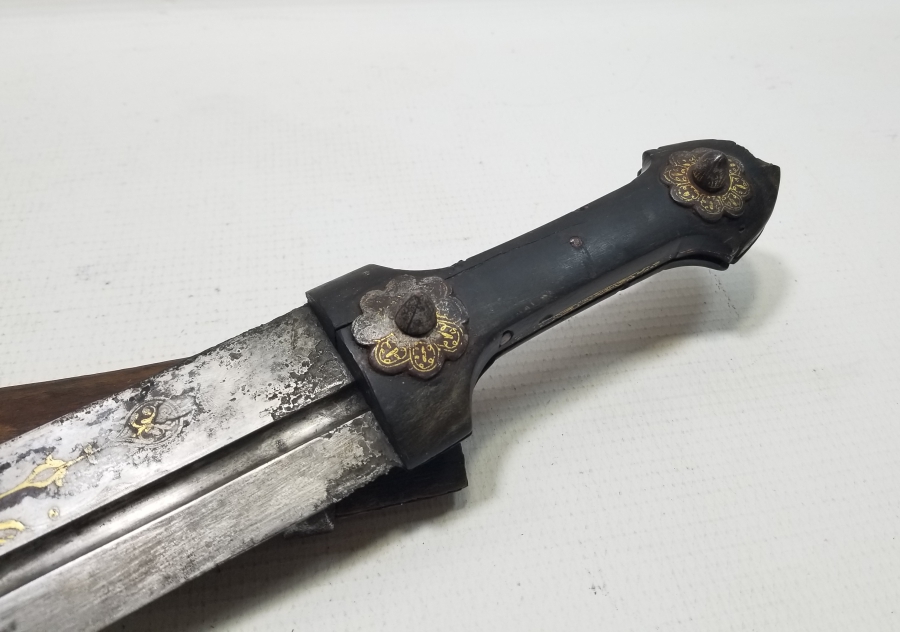 ÜZERİ ALTIN ÇAKMA İŞÇİLİKLİ DEV BOYDA NADİR ÇERKES KAMASI