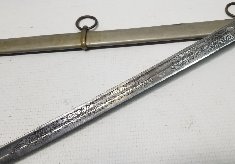 BOYNUZ SAPLI CUMHURİYET BAŞLARI HAFİF SÜVARİ SUBAY KILICI