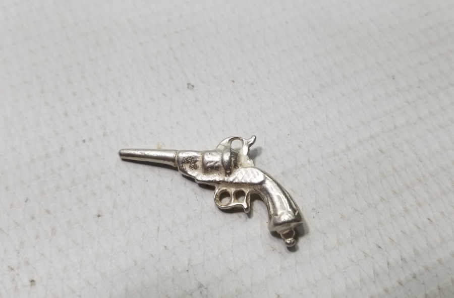 OSMANLI DÖNEMİ PİŞTOV FORMUNDA YAPILMIŞ GÜMÜŞ KÖSTEK SALLAMA PARÇASI