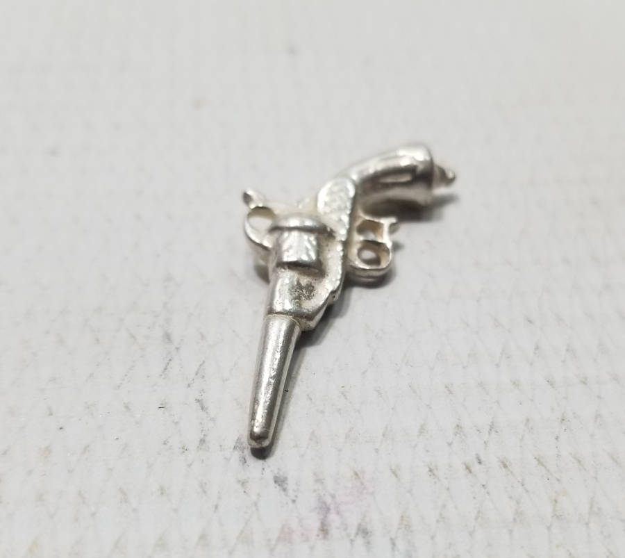 OSMANLI DÖNEMİ PİŞTOV FORMUNDA YAPILMIŞ GÜMÜŞ KÖSTEK SALLAMA PARÇASI