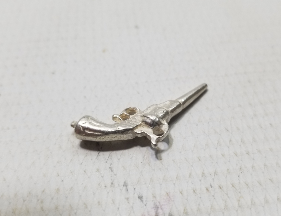 OSMANLI DÖNEMİ PİŞTOV FORMUNDA YAPILMIŞ GÜMÜŞ KÖSTEK SALLAMA PARÇASI