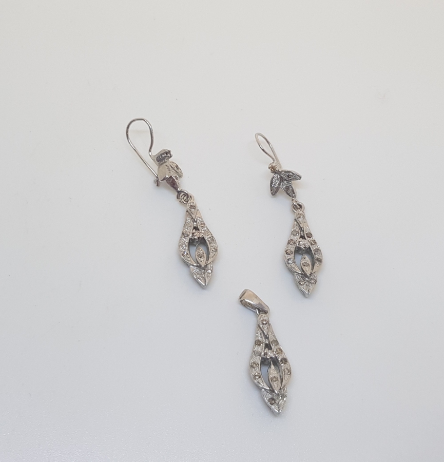 ÖZEL YAPIM PIRLANTA TAŞLI KOLYE KÜPE TAKIMI