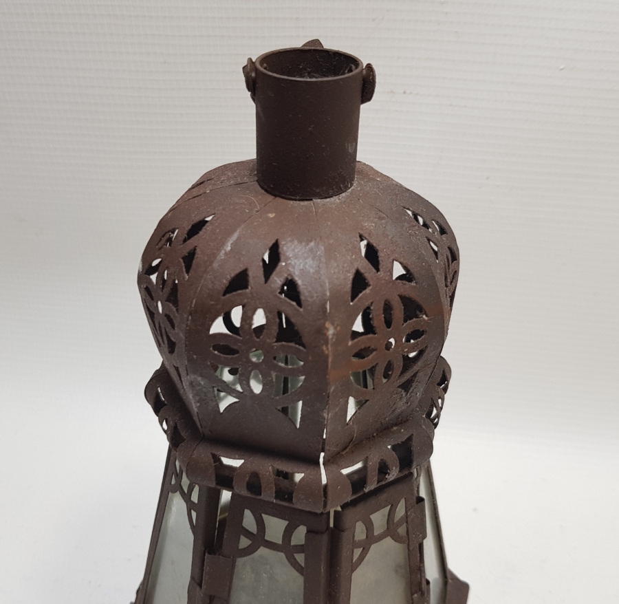 OSMANLI DÖNEMİ TESTERE İŞÇİLİKLİ NADİR FORMDA KONAK TİPİ EL MUMLUĞU