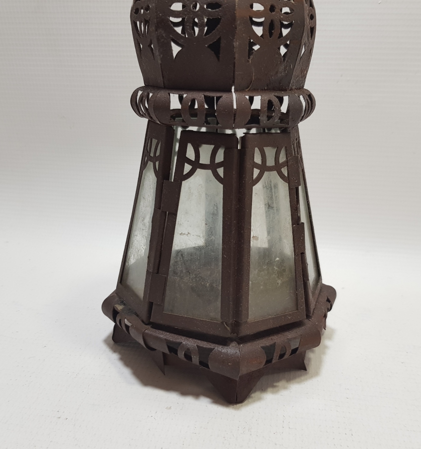 OSMANLI DÖNEMİ TESTERE İŞÇİLİKLİ NADİR FORMDA KONAK TİPİ EL MUMLUĞU