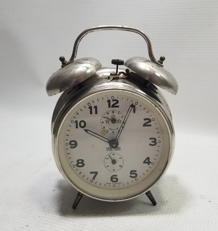 ARKASINDA OSMANLICA YAZI BULUNAN PETER MARKA MASA SAATİ