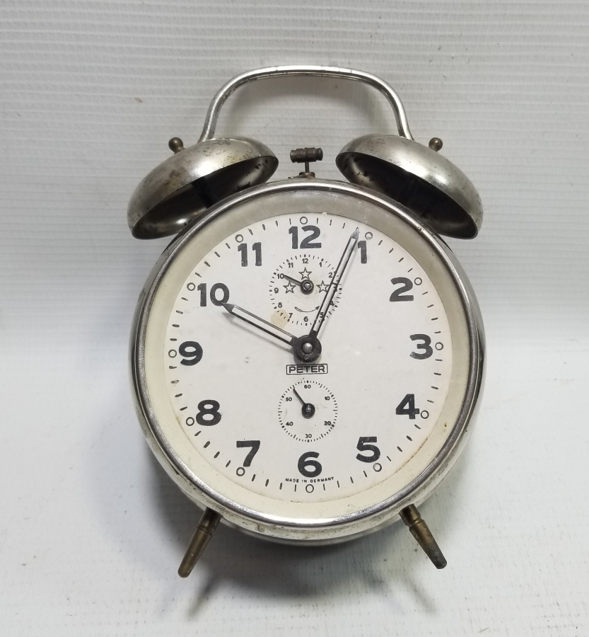 ARKASINDA OSMANLICA YAZI BULUNAN PETER MARKA MASA SAATİ