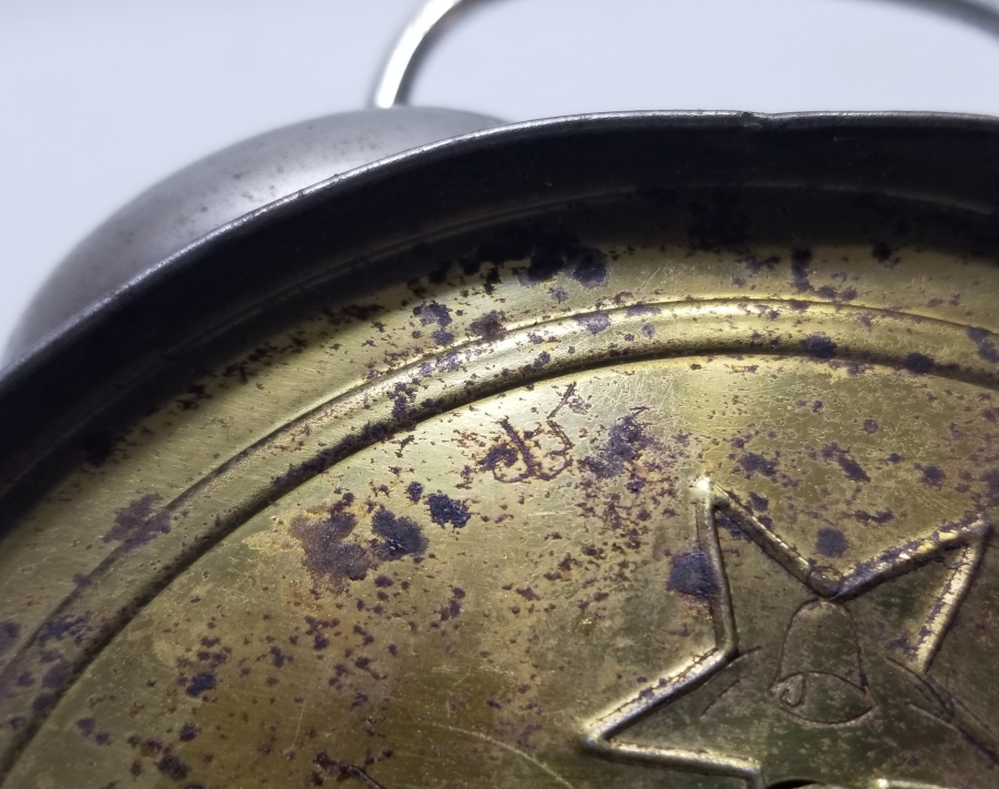 ARKASINDA OSMANLICA YAZI BULUNAN PETER MARKA MASA SAATİ