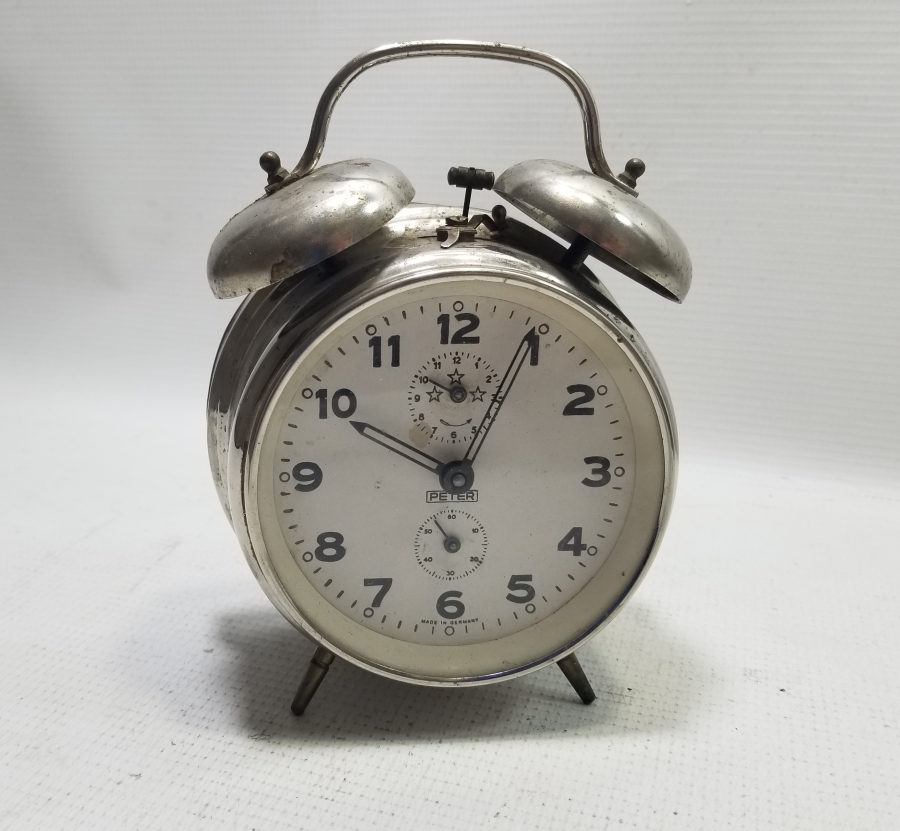 ARKASINDA OSMANLICA YAZI BULUNAN PETER MARKA MASA SAATİ