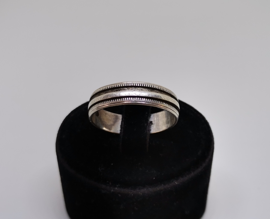 KABARTMA İŞÇİLİKLİ GÜMÜŞ ALYANS YÜZÜK