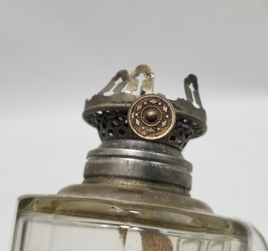 NADİR FORMDA OSMANLI DÖNEMİ TUTMAÇLI GAZ LAMBASI