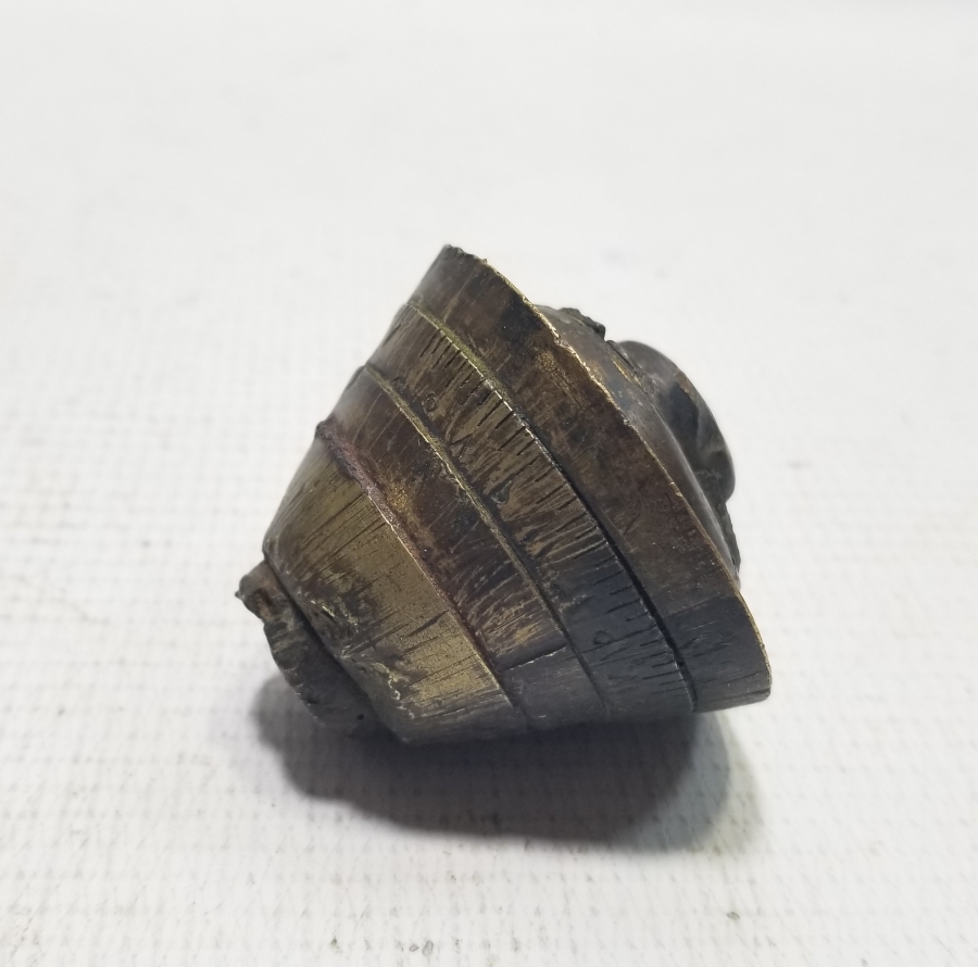 ÜZERİ OSMANLICA YAZILI OSMANLI DÖNEMİ TOP MERMİSİ BAŞLIĞI