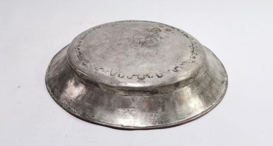 LALE DEVRİ DÖNEMİ TUĞRALI VE LALELİ FORMDA YAZILI BAKIR TABAK