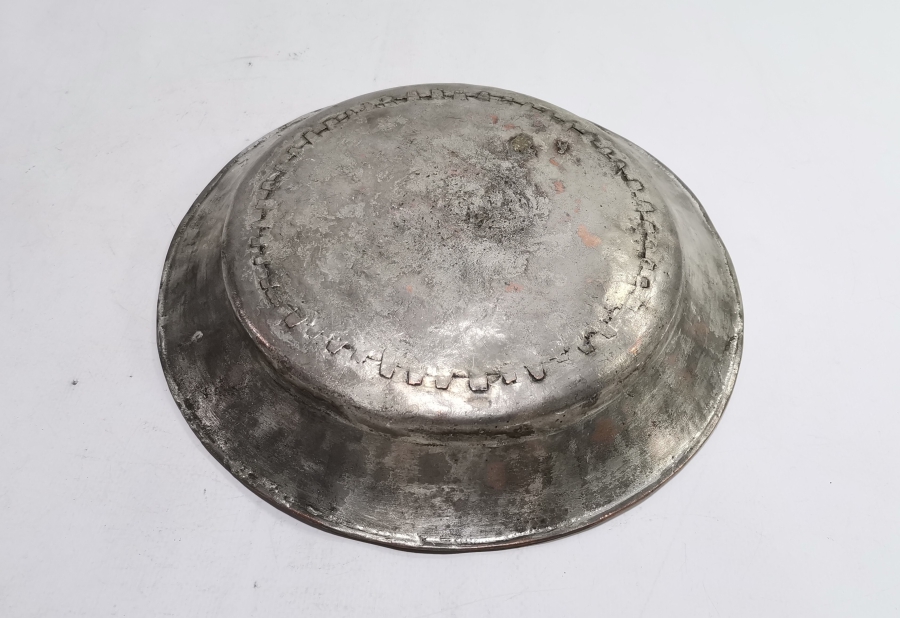 LALE DEVRİ DÖNEMİ TUĞRALI VE LALELİ FORMDA YAZILI BAKIR TABAK