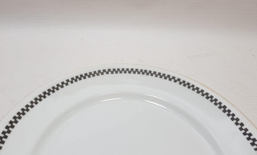 ARKASI OSMANLICA YAZILI VE ALTIN VARAKLI PORSELEN TABAK