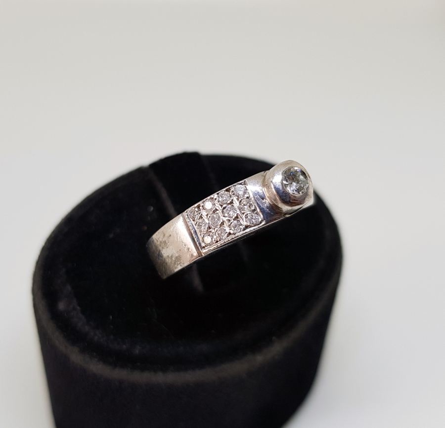 PIRLANTA TAŞLI İTALYAN MODEL TEKTAŞ YÜZÜK