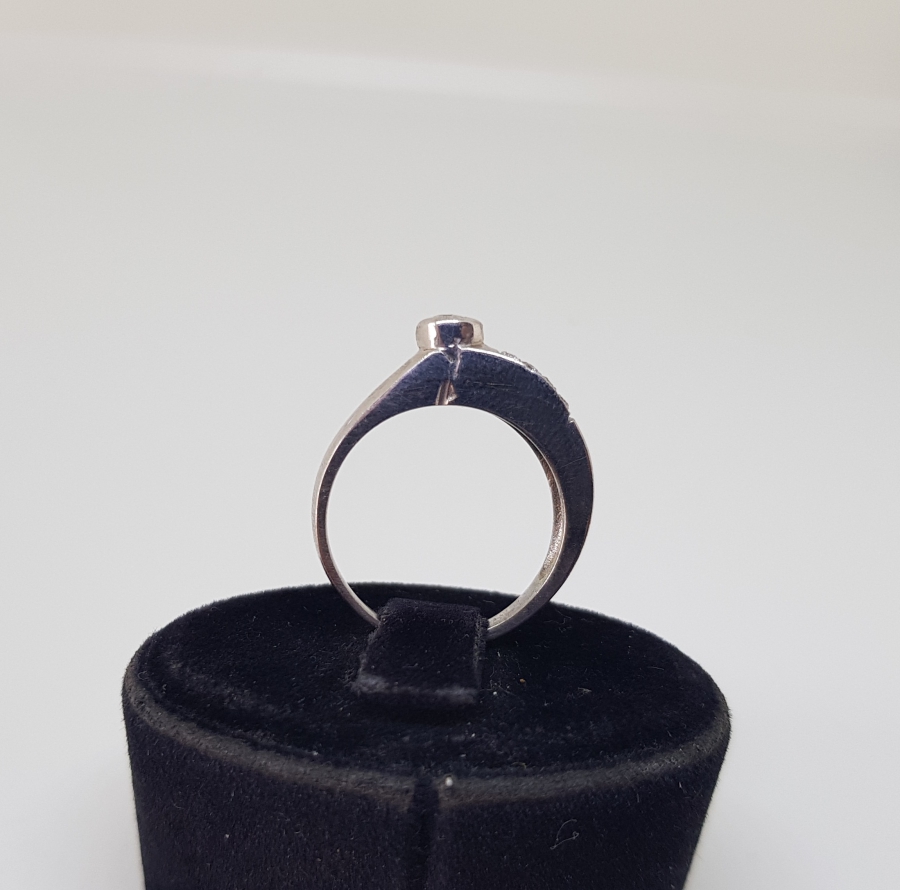 PIRLANTA TAŞLI İTALYAN MODEL TEKTAŞ YÜZÜK