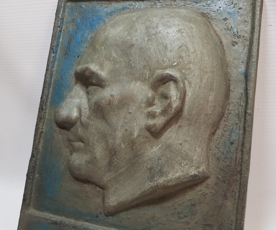 CUMHURİYET BAŞLARI KABARTMA İŞÇİLİKLİ METAL RÖLYEF ATATÜRK BÜSTÜ