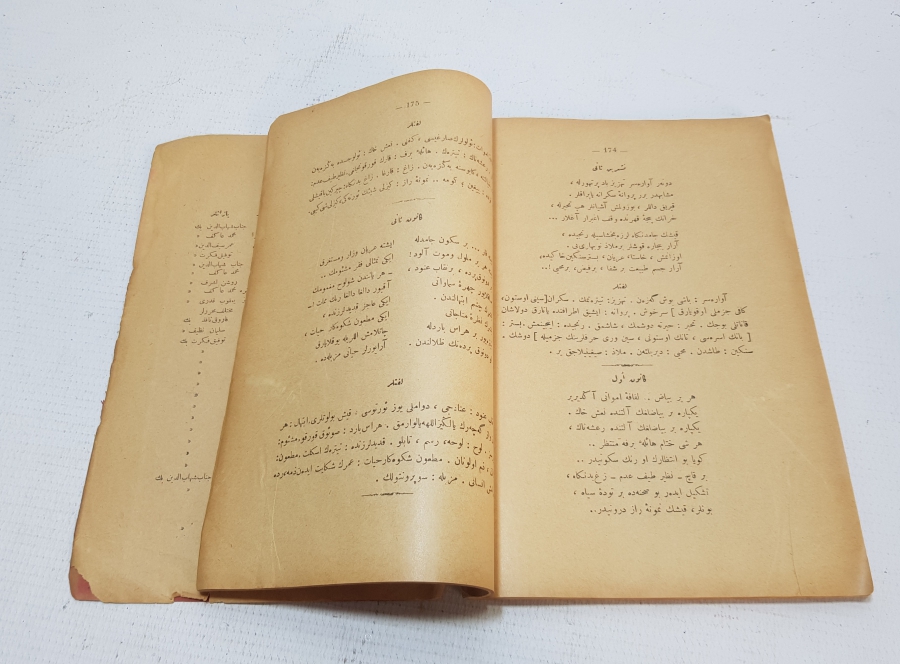 LİSE VE ORTA MEKTEPLER İÇİN YENİ GÜZEL YAZILAR İSİMLİ HARF DEVRİMİ SONRASI BASILMIŞ KİTAP