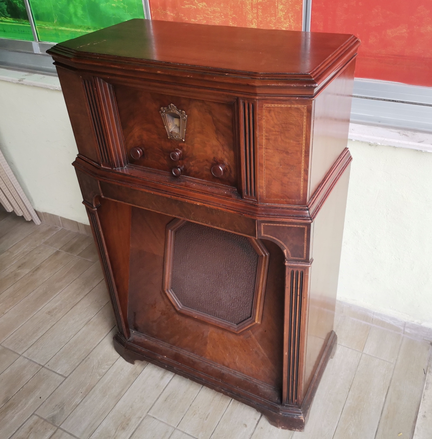 BÜYÜK BOY ÇOK NADİR KONAK İŞİ RADYO