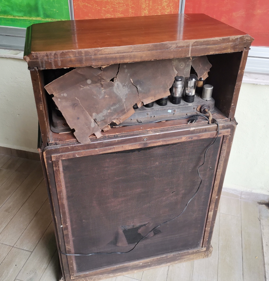 BÜYÜK BOY ÇOK NADİR KONAK İŞİ RADYO