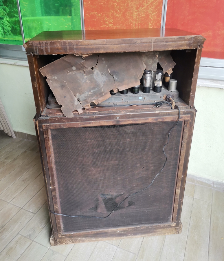 BÜYÜK BOY ÇOK NADİR KONAK İŞİ RADYO