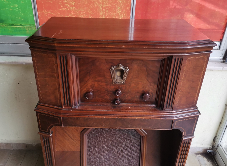 BÜYÜK BOY ÇOK NADİR KONAK İŞİ RADYO