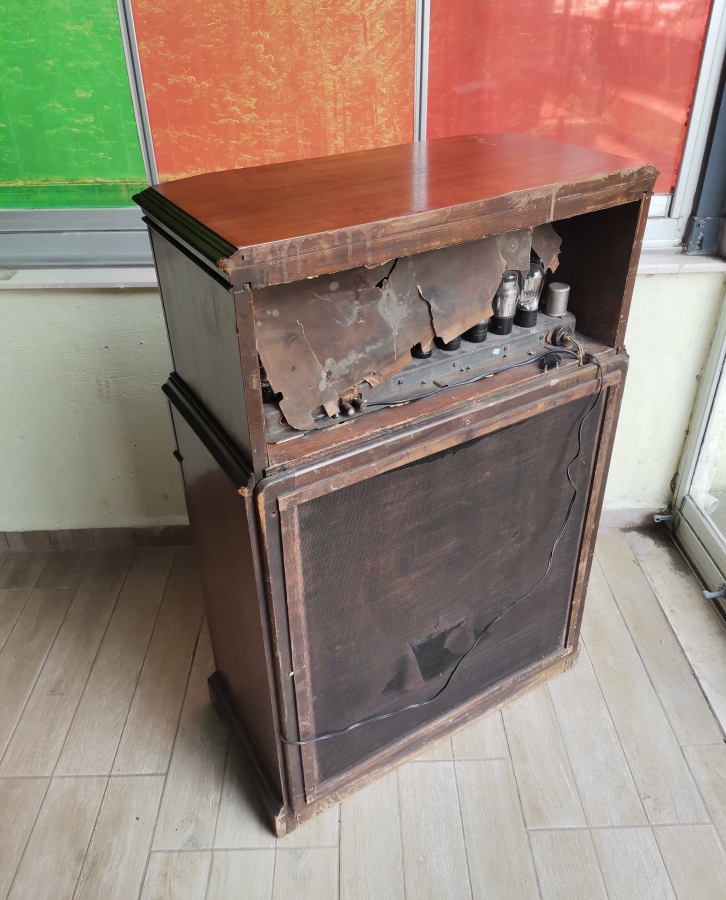 BÜYÜK BOY ÇOK NADİR KONAK İŞİ RADYO