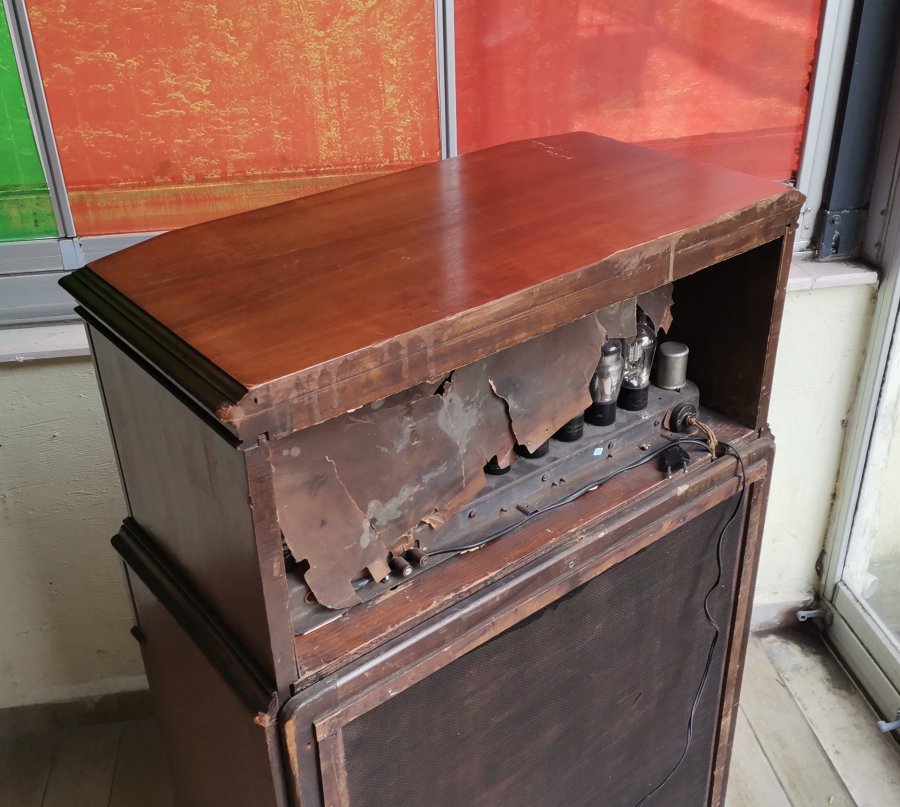 BÜYÜK BOY ÇOK NADİR KONAK İŞİ RADYO