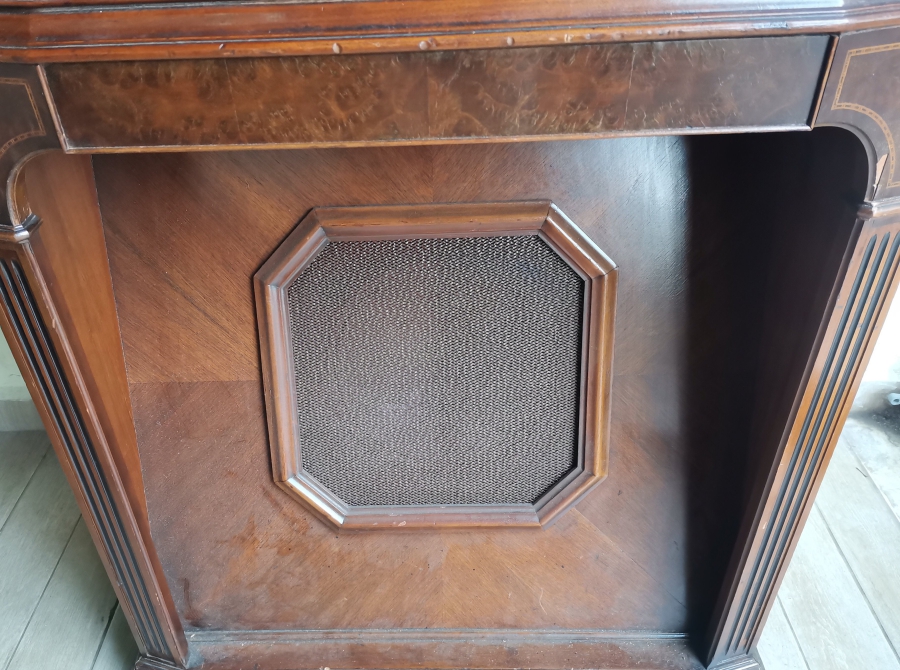 BÜYÜK BOY ÇOK NADİR KONAK İŞİ RADYO