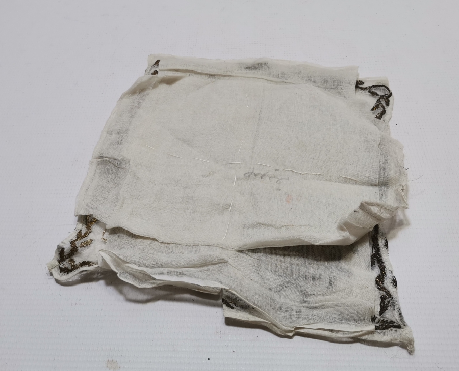 YOĞUN SIRMA İŞÇİLİKLİ AÇILMAMIŞ NADİR GELİN ÇEVRESİ