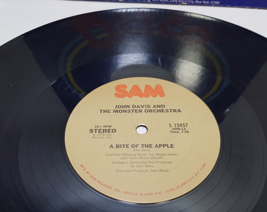 ORİJİNAL KABINDA 35LİK DİSKO MÜZİKLERİ İÇEREN PLAK