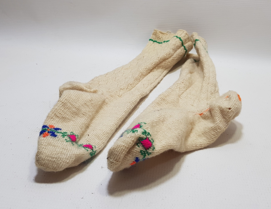 OSMANLI DÖNEMİ ÜZERİ İŞLEMELİ EL ÖRME ÇORAP