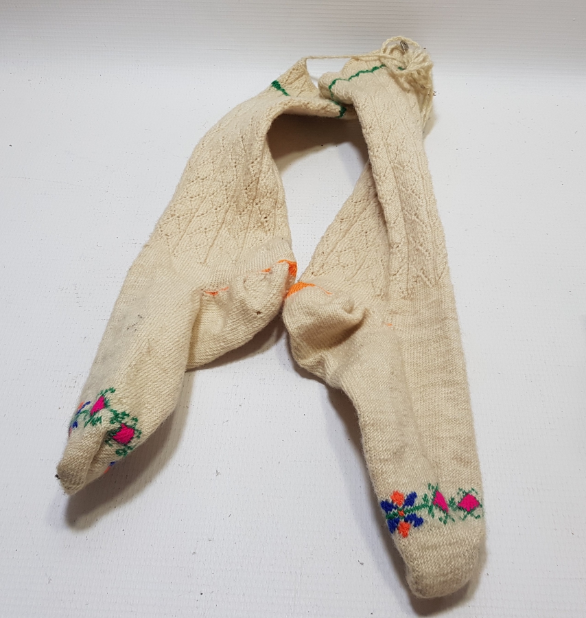 OSMANLI DÖNEMİ ÜZERİ İŞLEMELİ EL ÖRME ÇORAP