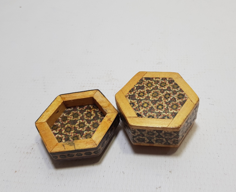 EL BOYAMA VE HATEMİ İŞÇİLİKLİ ANTİKA TESPİH KUTUSU