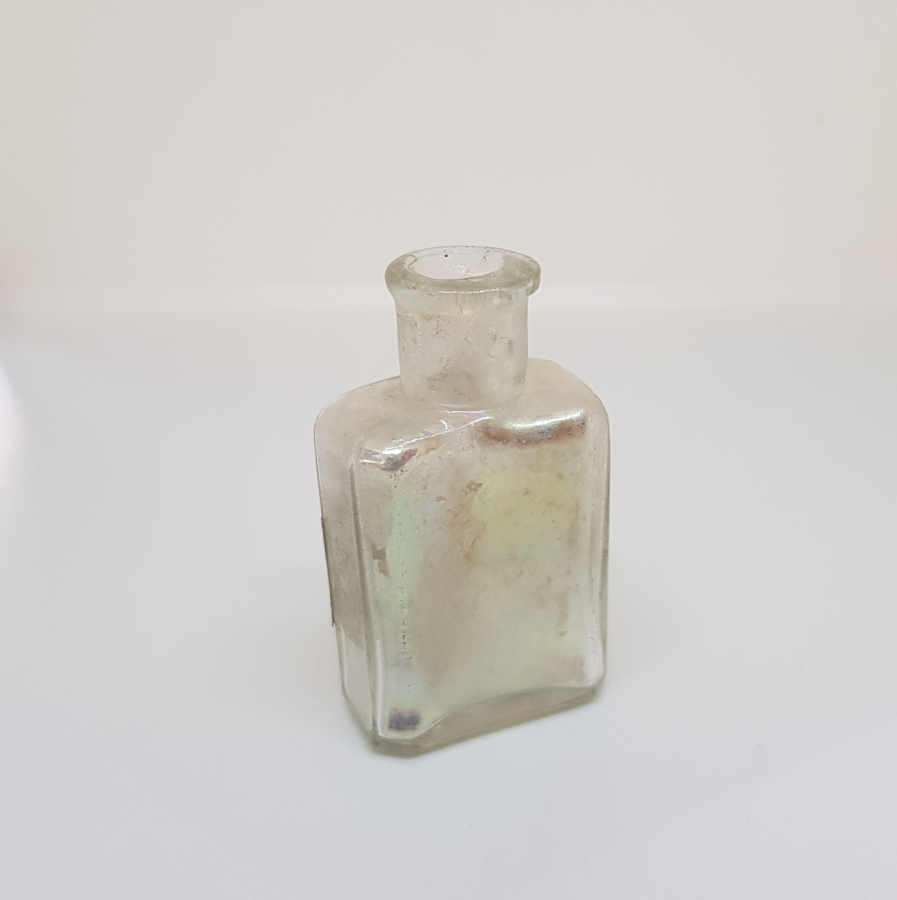 ORİJİNAL ETİKETİYLE OSMANLI DÖNEMİ NADİR İLAÇ ŞİŞESİ