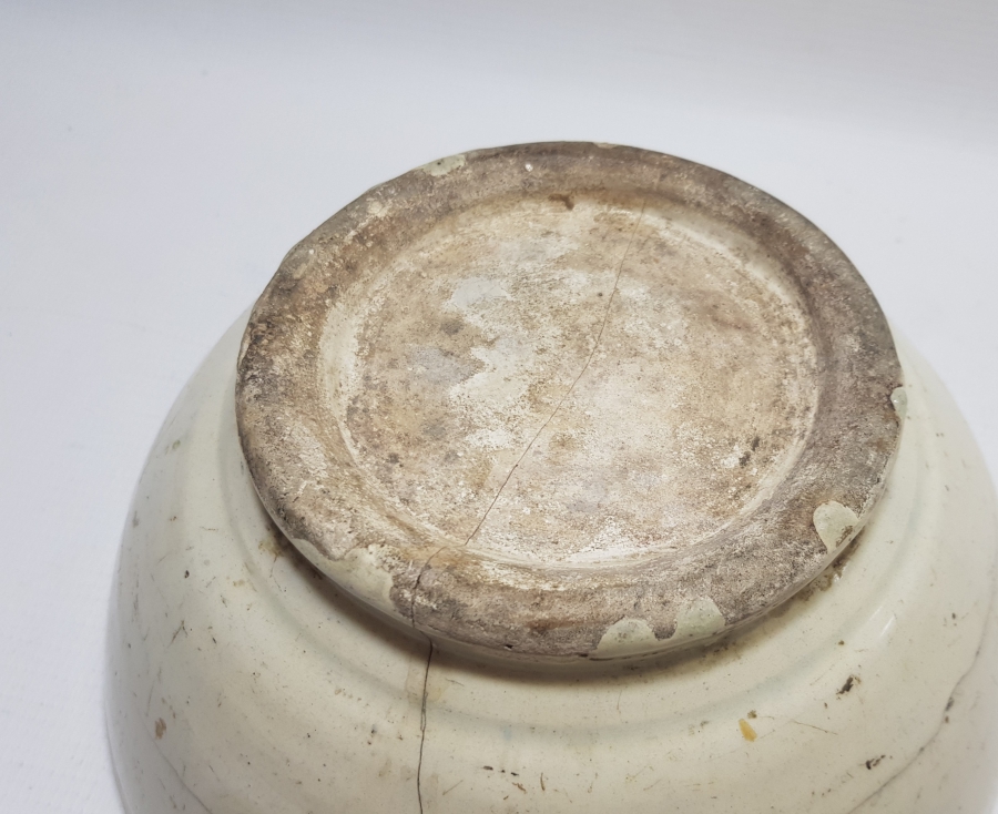 18.YY MELEKLİ VE ÇİN BULUTLU NADİR İZNİK KASE