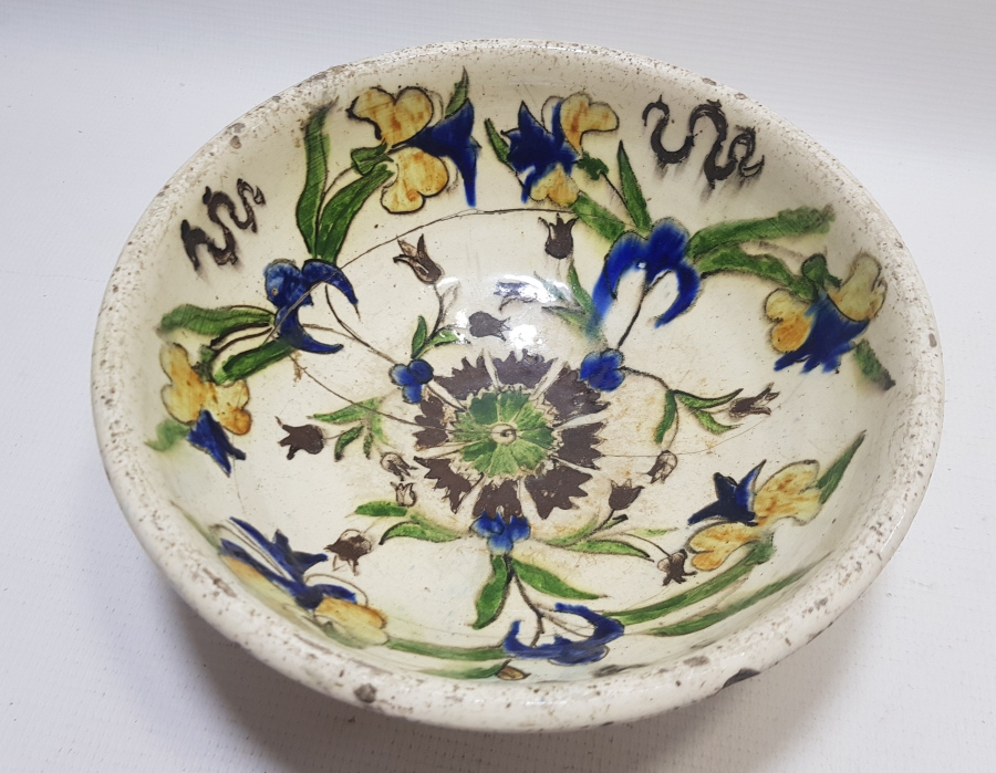 18.YY MELEKLİ VE ÇİN BULUTLU NADİR İZNİK KASE