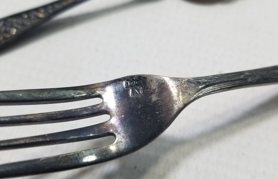 ORİJİNAL KUTUSUNDA ANTİKA GÜMÜŞ ÇATAL-KAŞIK-BIÇAK TAKIMI