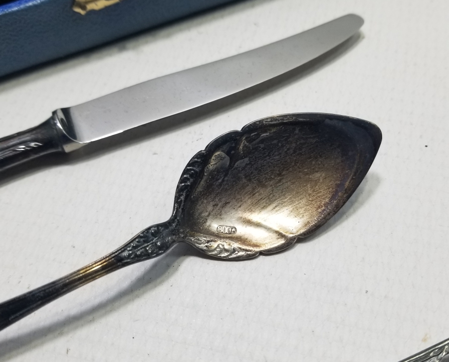 ORİJİNAL KUTUSUNDA ANTİKA GÜMÜŞ ÇATAL-KAŞIK-BIÇAK TAKIMI