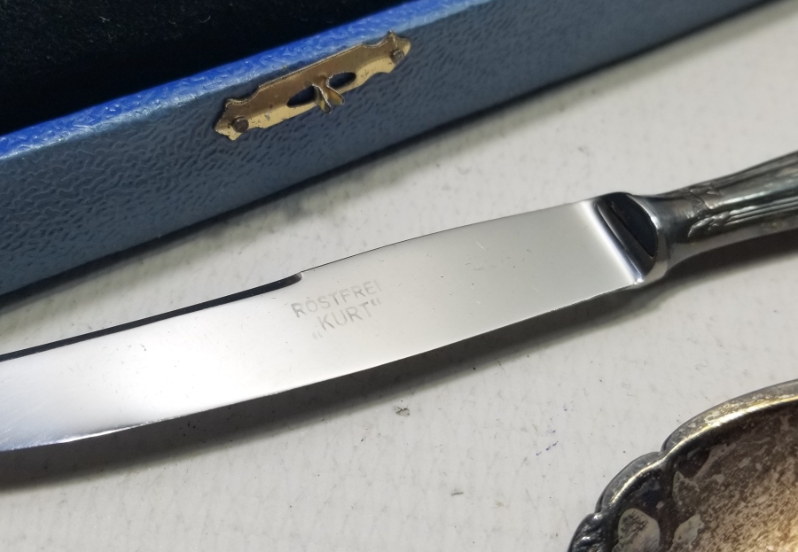 ORİJİNAL KUTUSUNDA ANTİKA GÜMÜŞ ÇATAL-KAŞIK-BIÇAK TAKIMI