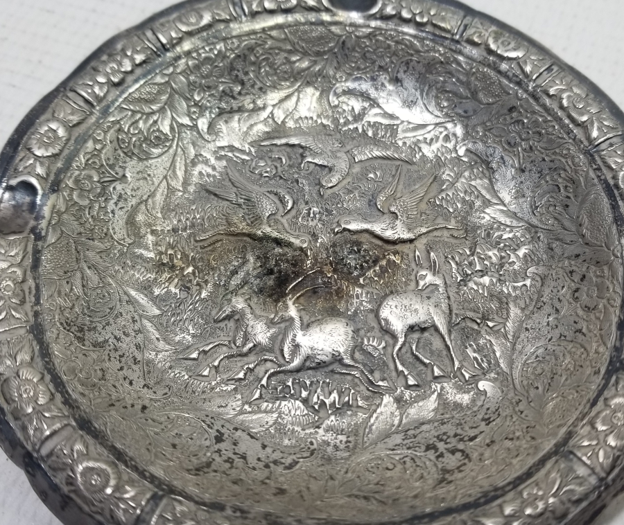 KALEM VE KABARTMA İŞÇİLİKLİ ANTİKA GÜMÜŞ KÜLLÜK