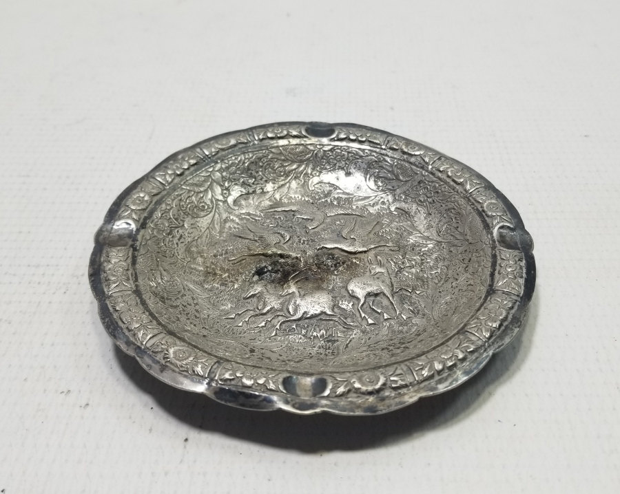 KALEM VE KABARTMA İŞÇİLİKLİ ANTİKA GÜMÜŞ KÜLLÜK