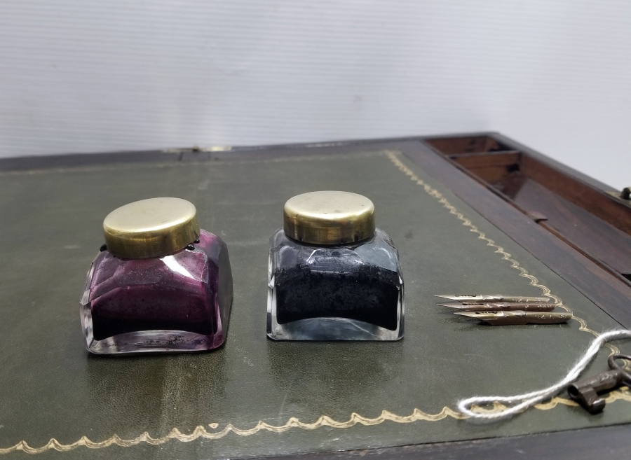 ÜZERİ SEDEF ÇAKMA İŞÇİLİKLİ ORİJİNAL ANAHTARIYLA ÇOK NADİR OSMANLI HATTAT SEYAHAT SANDIĞI