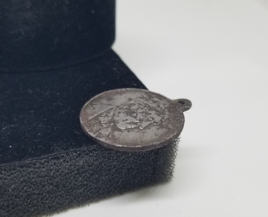 ÜZERİ AY YILDIZLI ANTİKA ATATÜRK MADALYON