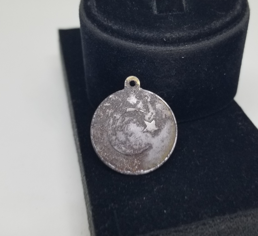 ÜZERİ AY YILDIZLI ANTİKA ATATÜRK MADALYON