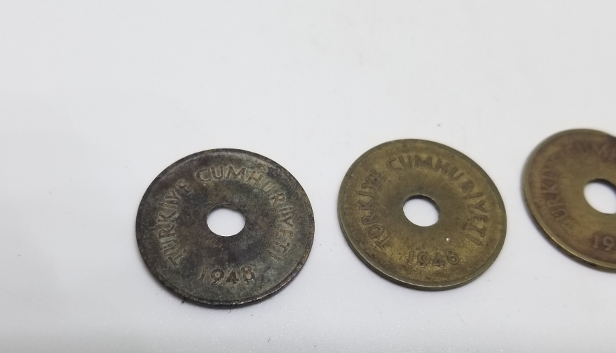 1948-1949 YILLARINA AİT 3 ADET DELİKLİ 2,5 KURUŞ