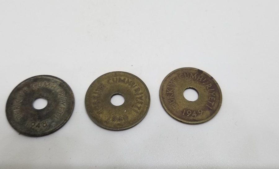 1948-1949 YILLARINA AİT 3 ADET DELİKLİ 2,5 KURUŞ