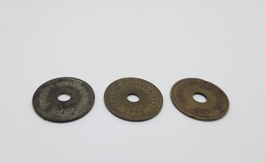 1948-1949 YILLARINA AİT 3 ADET DELİKLİ 2,5 KURUŞ